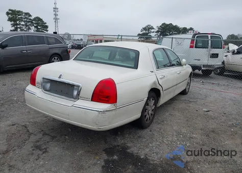 2007 Lincoln Town Car Signature Limited z USA, uszkodzony, nr VIN 1LNHM82W77Y636607
